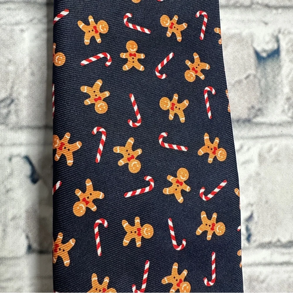Wembley Boys Navy Gingerbread & Candy cane Clip On Tie ONE SIZE (RN 43170)